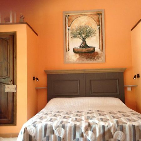 Bed and Breakfast Mas Des Oliviers Saint-Marc-Jaumegarde Esterno foto
