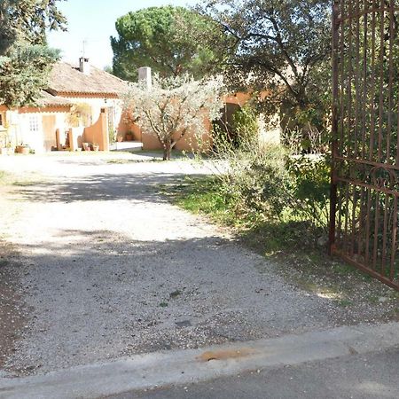 Bed and Breakfast Mas Des Oliviers Saint-Marc-Jaumegarde Esterno foto