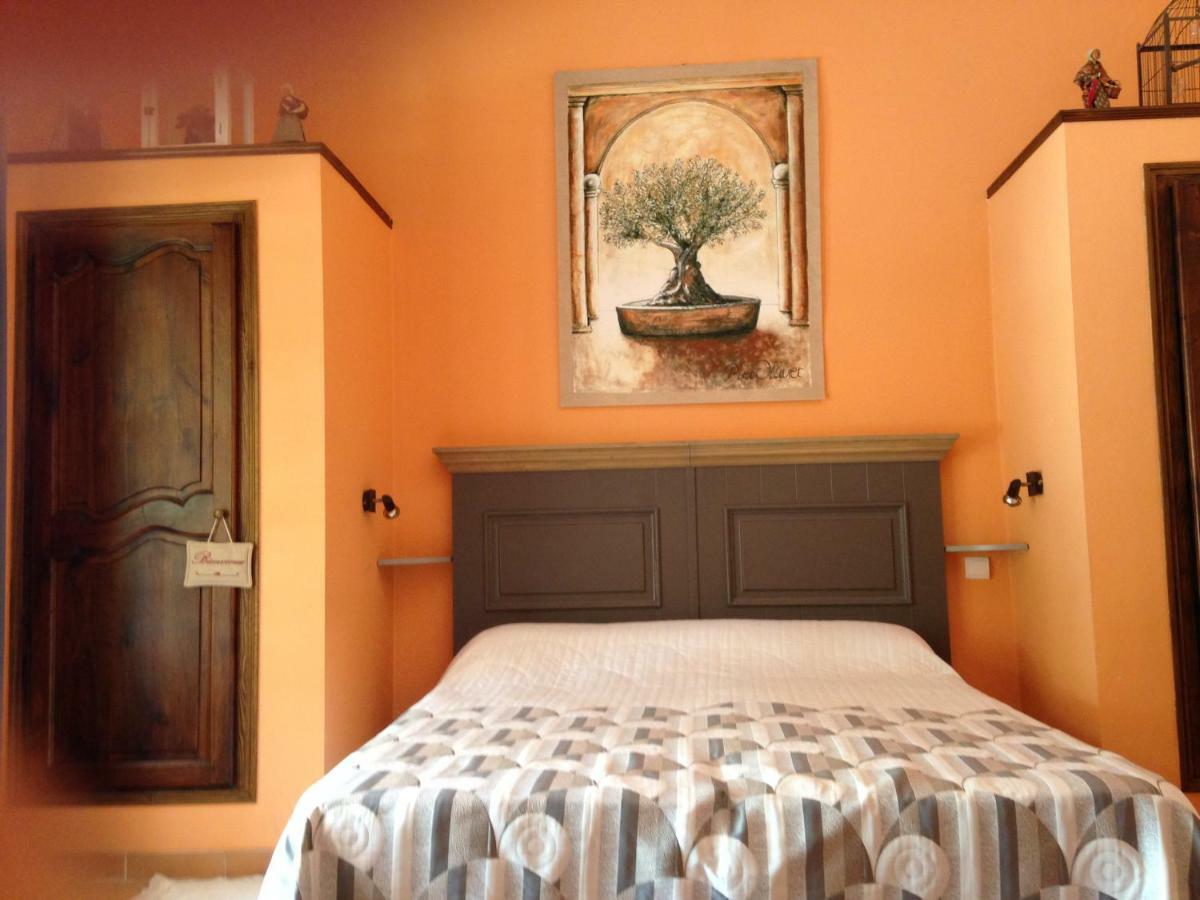 Bed and Breakfast Mas Des Oliviers Saint-Marc-Jaumegarde Esterno foto
