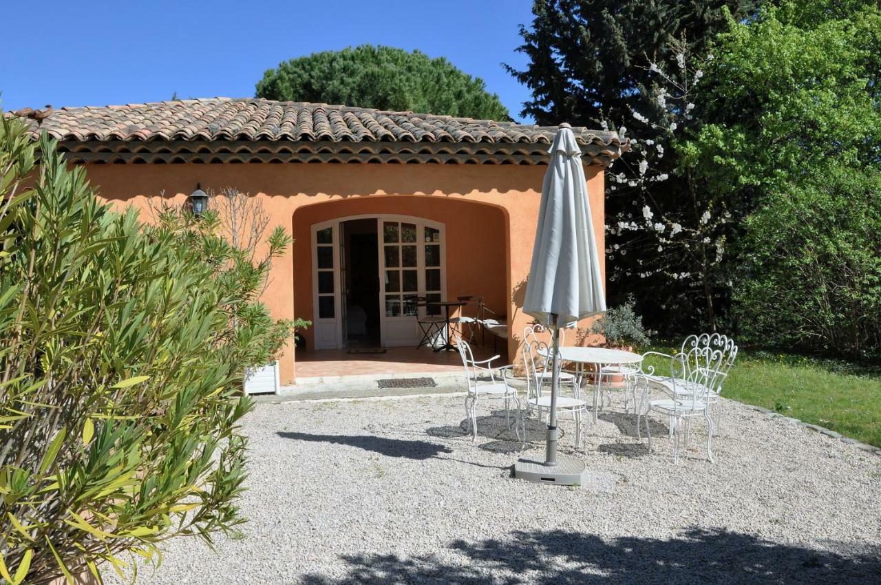 Bed and Breakfast Mas Des Oliviers Saint-Marc-Jaumegarde Esterno foto